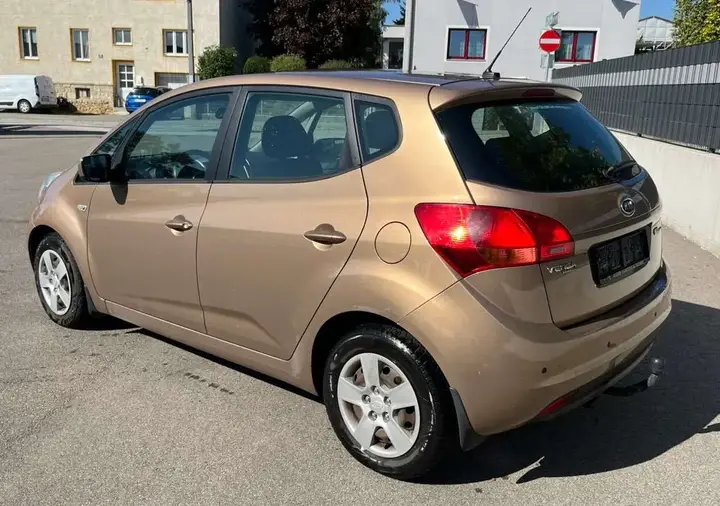 Kia Venga 2011 photo 3