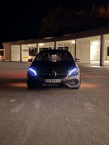 Mercedes-Benz A180 2016 photo 2
