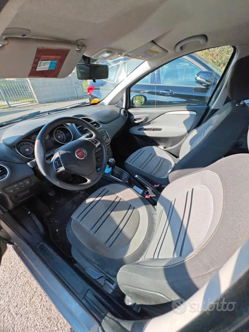 Fiat Grande Punto 2010 photo 3