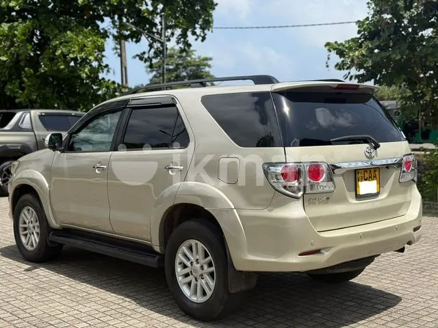 Toyota Fortuner 2013 photo 4
