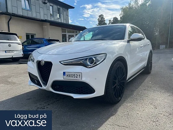Alfa Romeo Stelvio 2017 photo 2