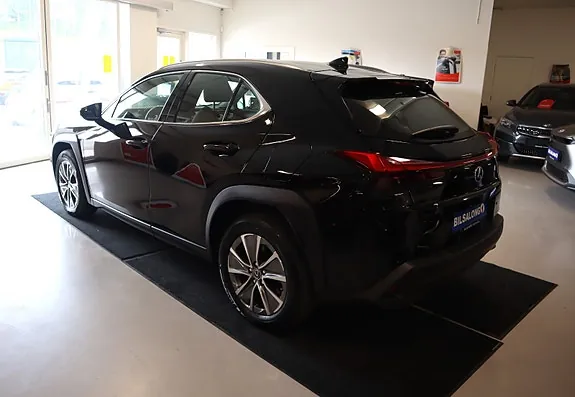 Lexus Ux300E 2023 photo 5