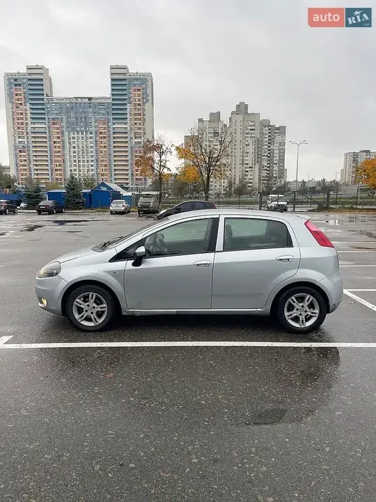 Fiat Grande Punto 2006 photo 4