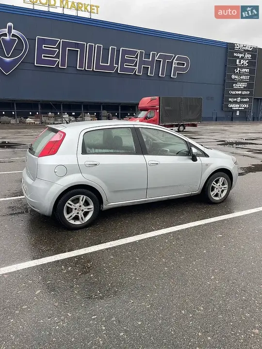 Fiat Grande Punto 2006 photo 3