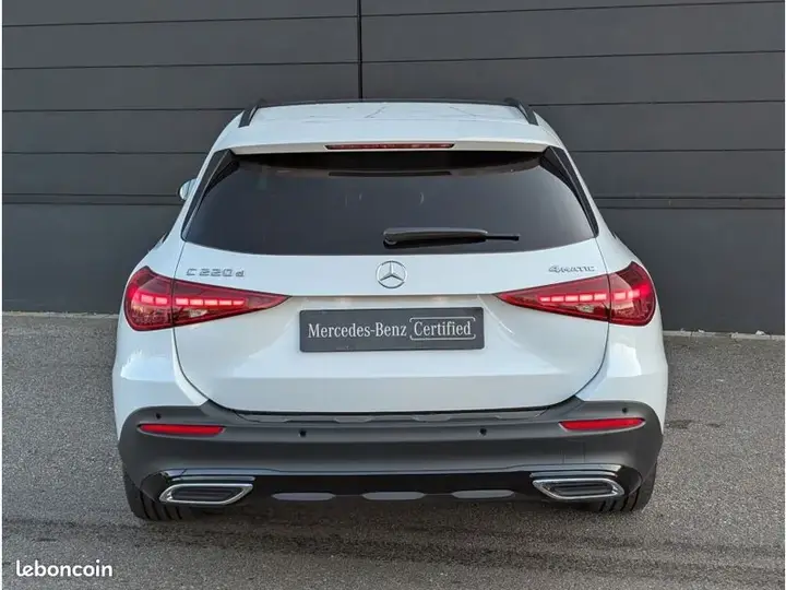 Mercedes-Benz C-Class 2025 photo 4