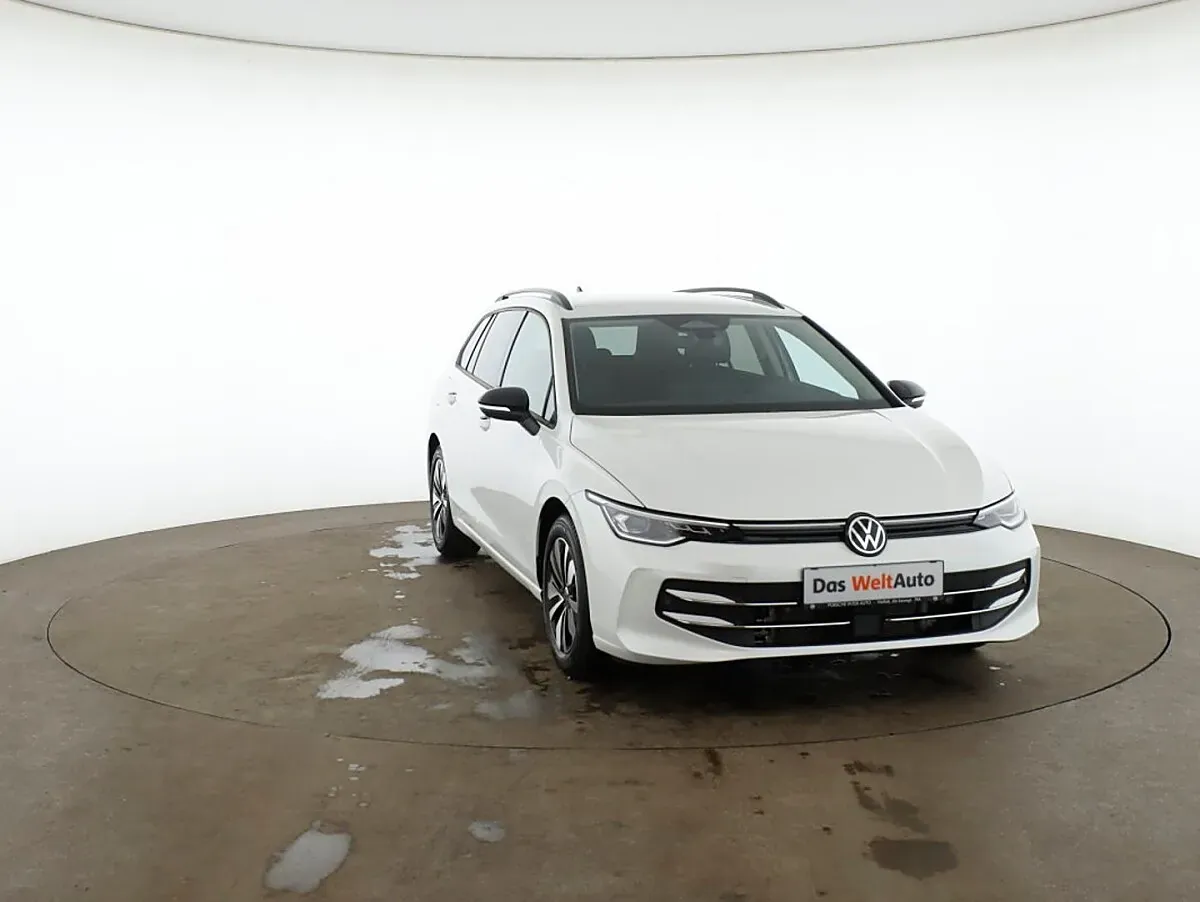 Volkswagen Golf 2025 photo 2