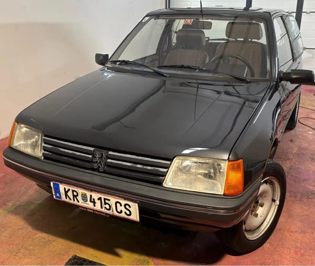 Peugeot 205