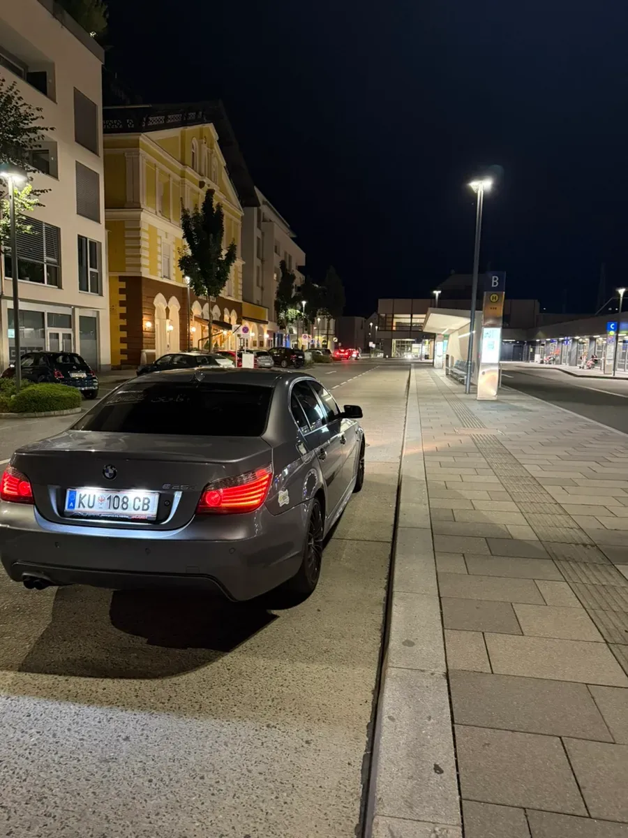 BMW 5 Series 2007 photo 2