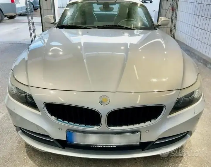 BMW Z4 2010 photo 2