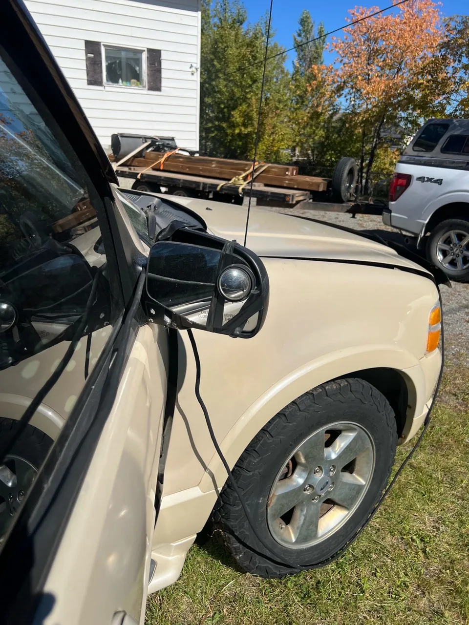 Ford Explorer 2005 photo 2