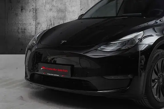 Tesla Model Y 2022 photo 2