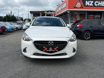 Mazda Demio 2016 photo 3