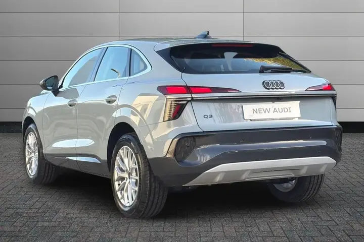 Audi Q3 2026 photo 3