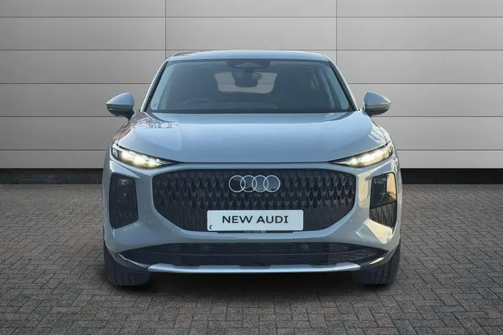 Audi Q3 2026 photo 2