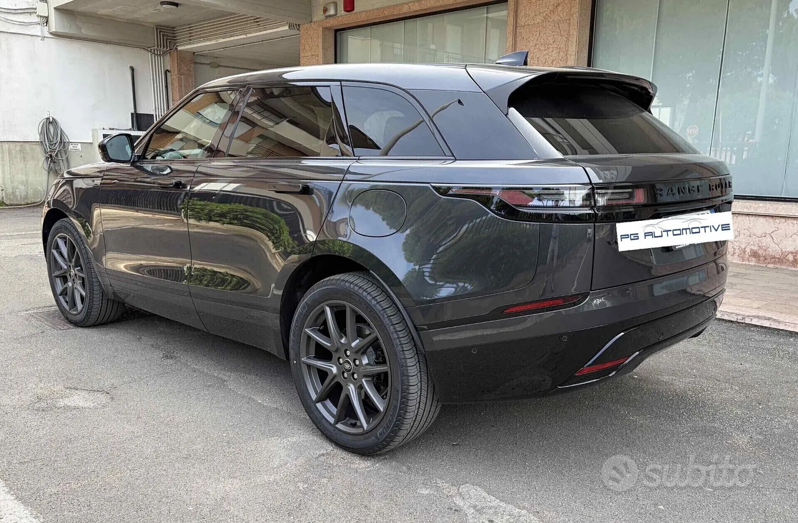 Land Rover Range Rover Velar 2026 photo 5