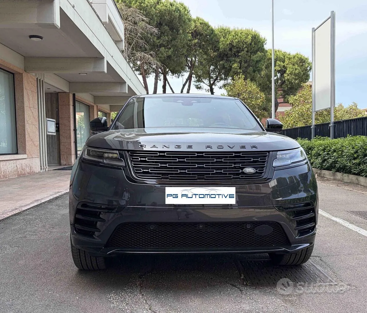 Land Rover Range Rover Velar 2026 photo 2