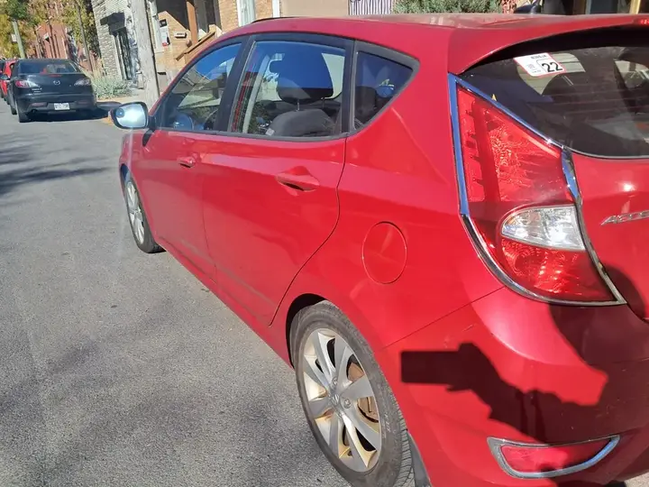 Hyundai Accent 2012 photo 4