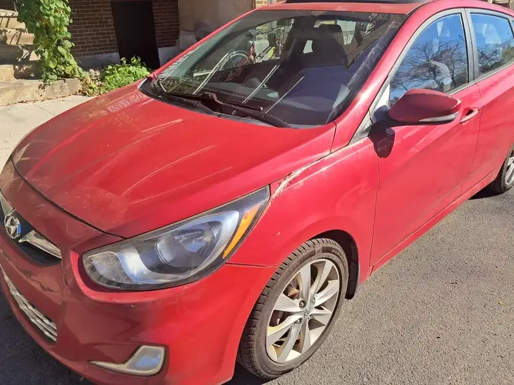 Hyundai Accent 2012 photo 3