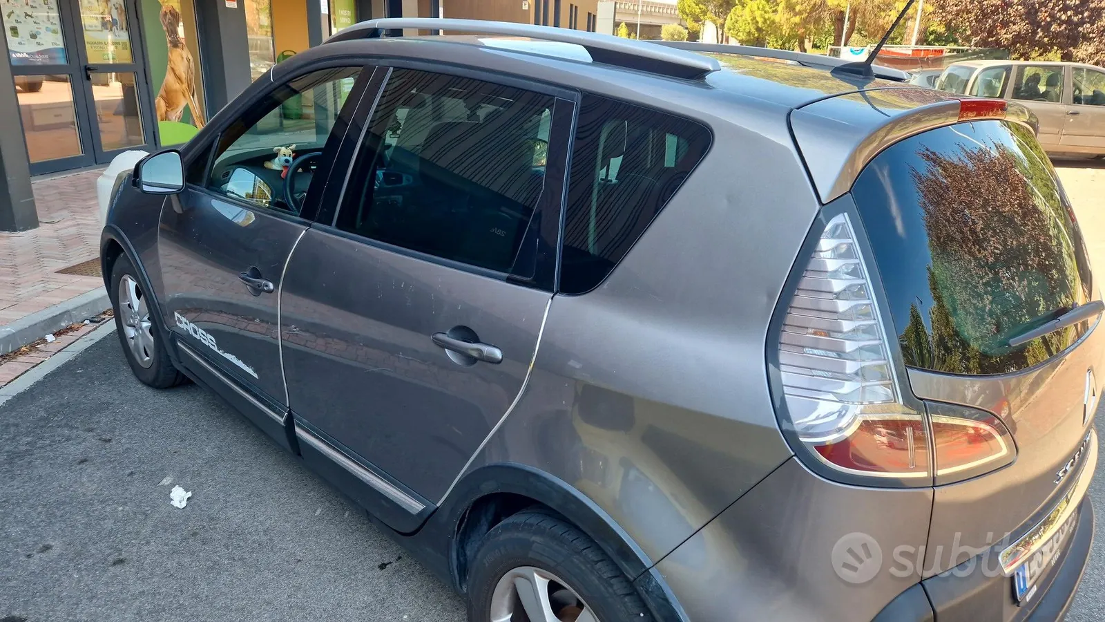 Renault Scenic 2013 photo 2