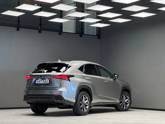 Lexus Nx300H 2018 photo 2