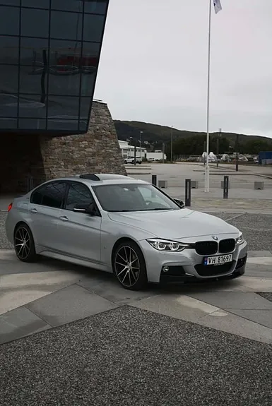 BMW 330E