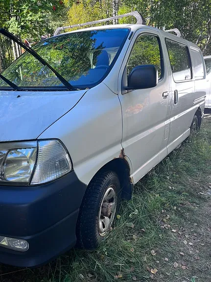 Toyota Hiace 2002 photo 2