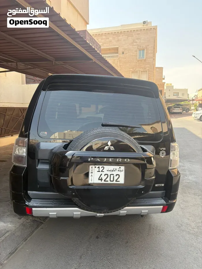 Mitsubishi Pajero 2014 photo 2