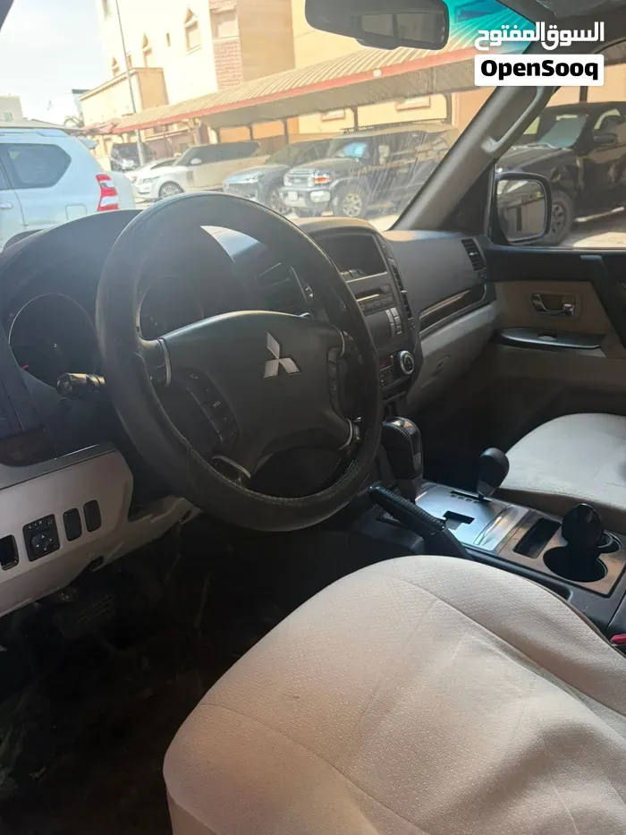 Mitsubishi Pajero 2014 photo 4