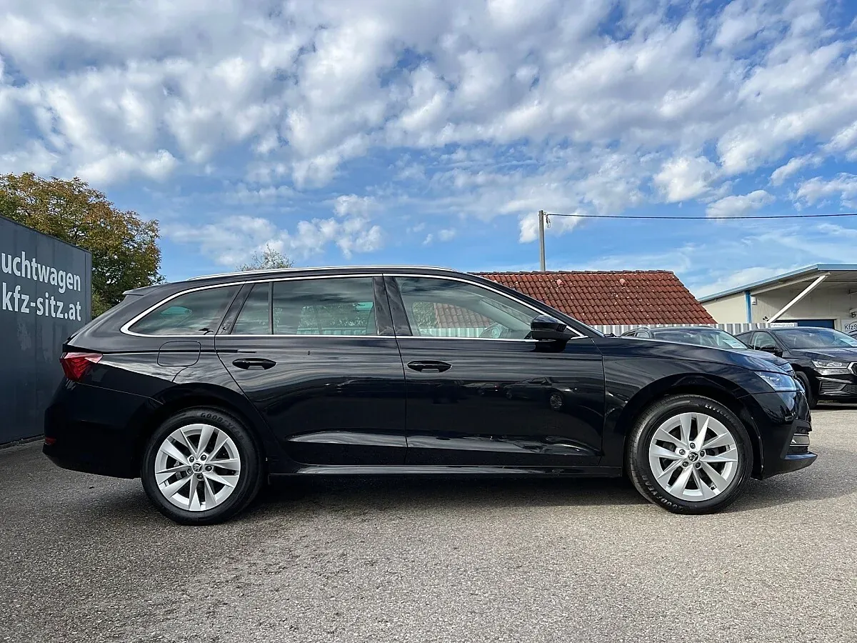 Skoda Octavia 2023 photo 2