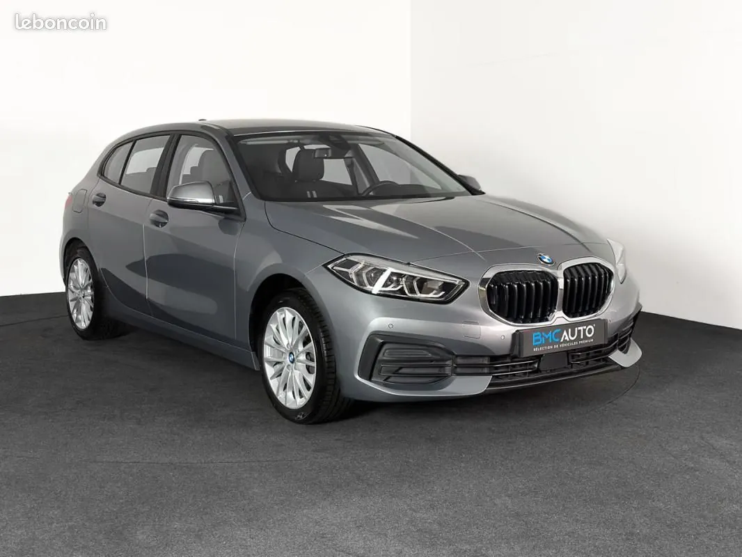 BMW 1 Series 2023 photo 2