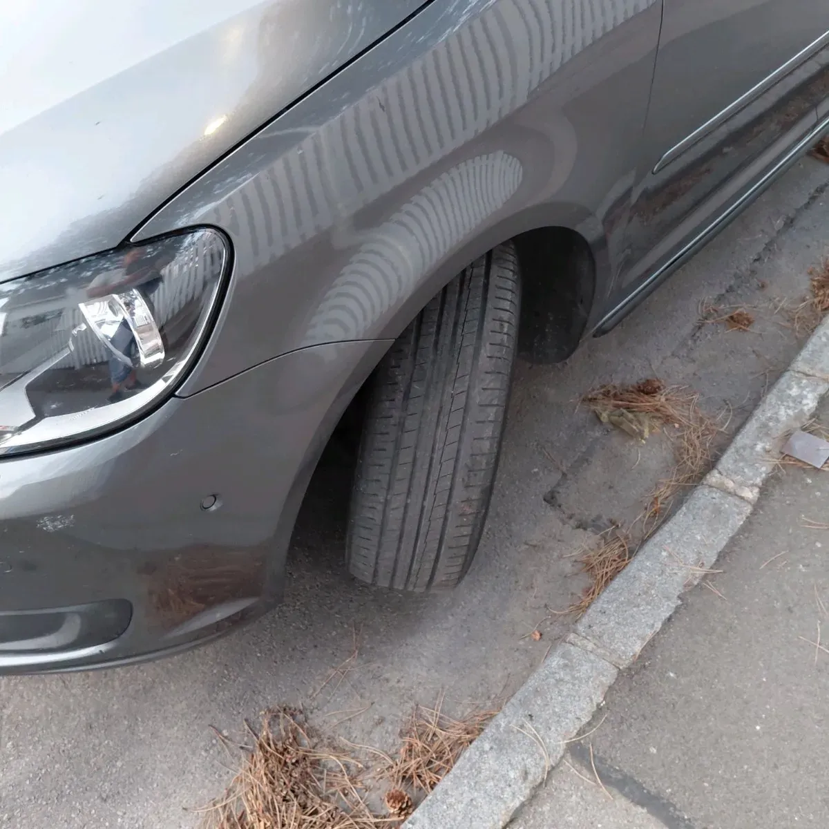 Volkswagen Touran 2010 photo 3