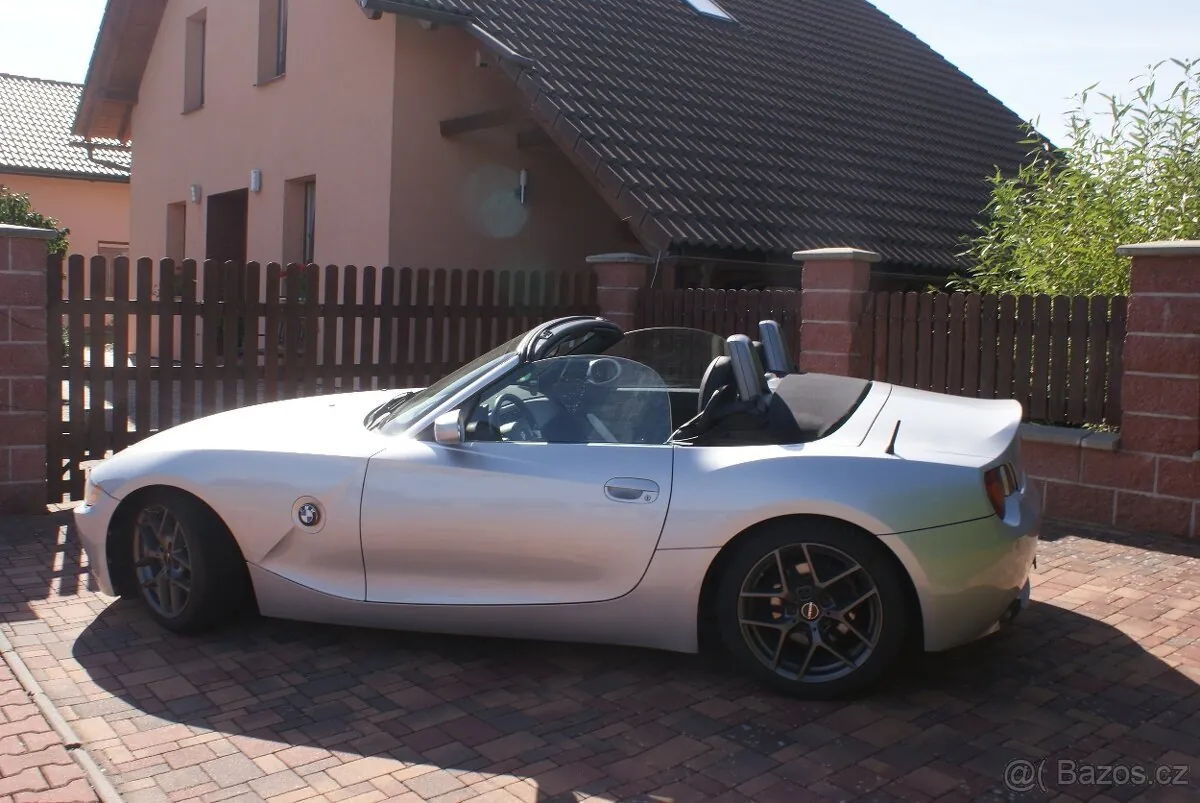 BMW Z4 2004 photo 4