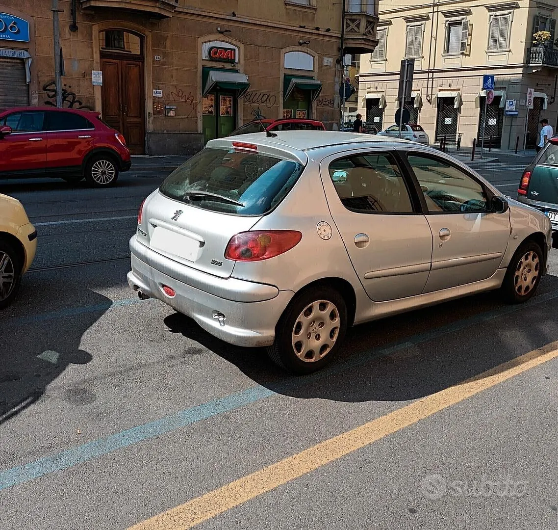 Peugeot 206 2008 photo 5