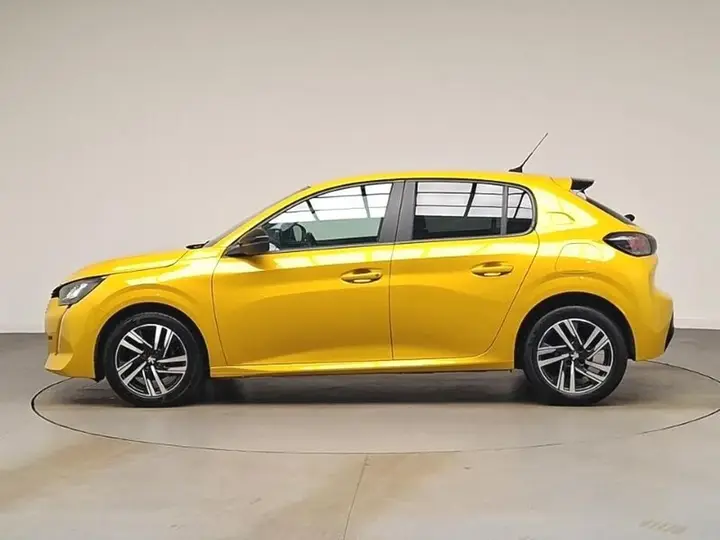 Peugeot 208 2023 photo 4