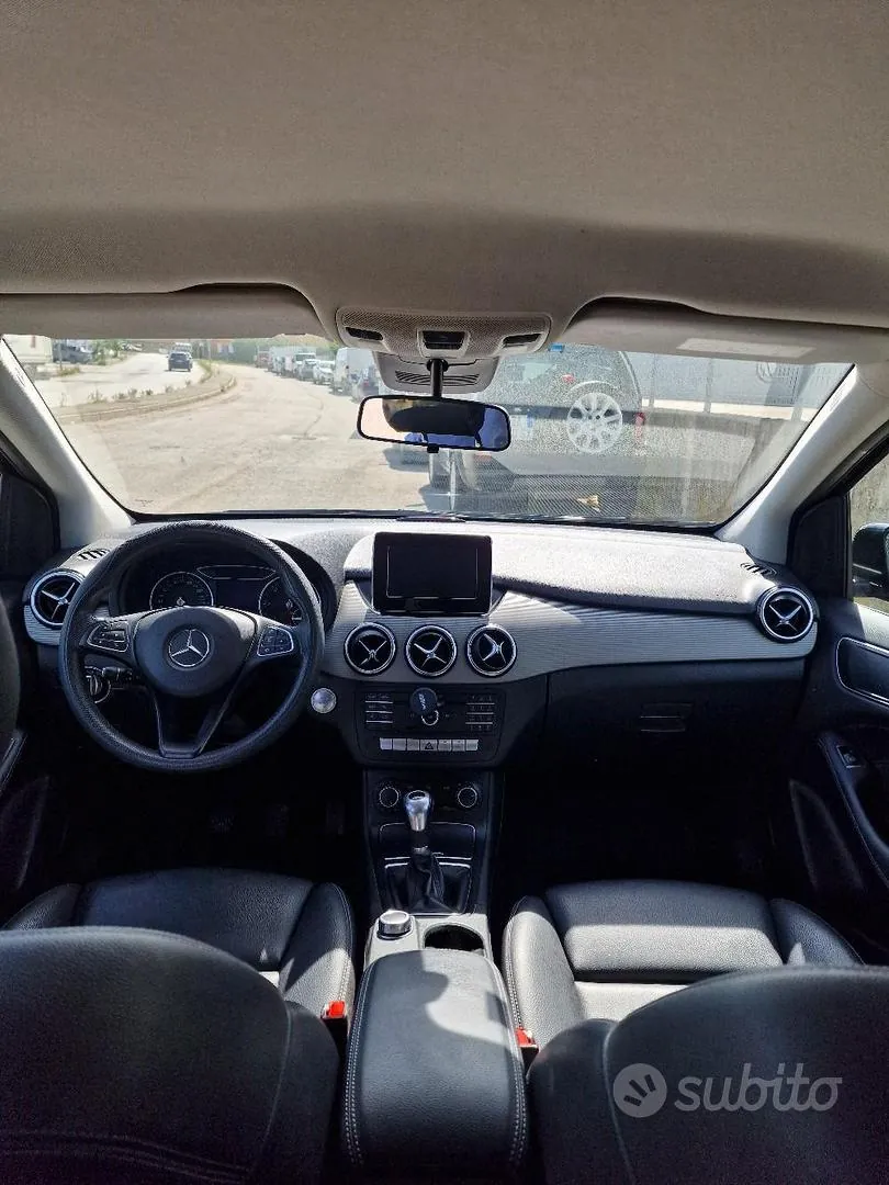 Mercedes-Benz B-Class 2017 photo 5