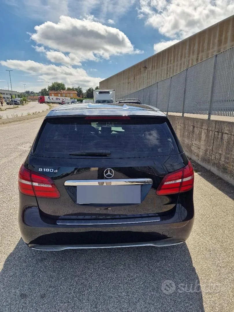 Mercedes-Benz B-Class 2017 photo 4