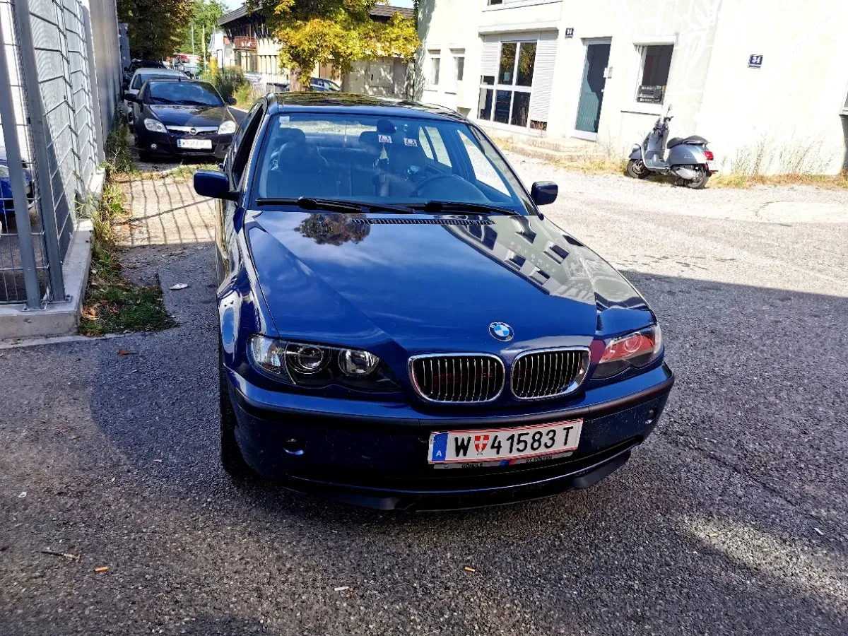 BMW 3 Series 2004 photo 2