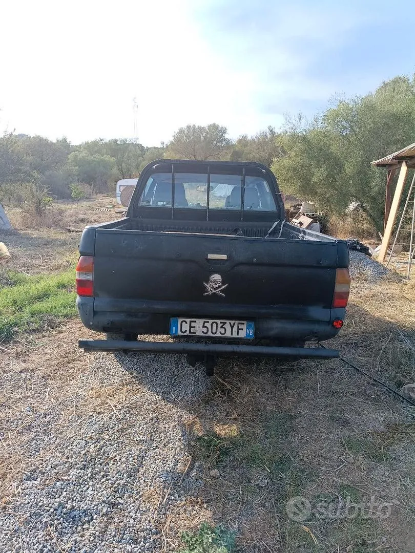 Mitsubishi L200 1996 photo 3
