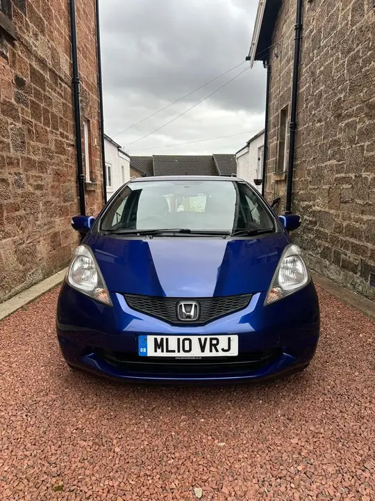 Honda Jazz 2010 photo 2