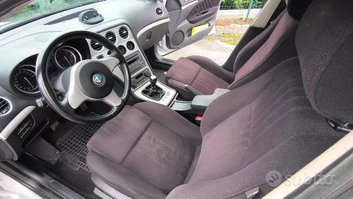 Alfa Romeo 159 2005 photo 4