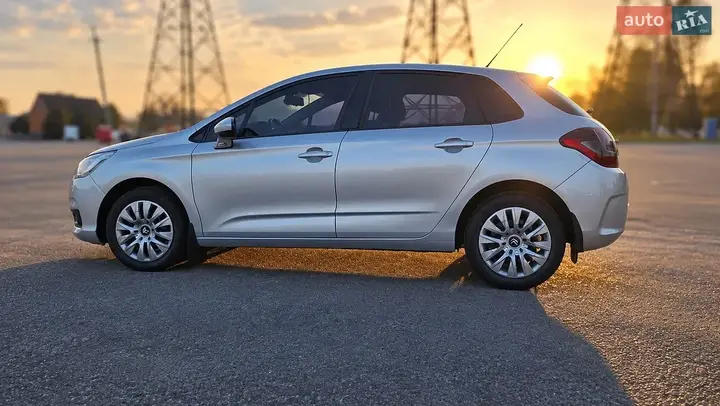 Citroen C4 2013 photo 4