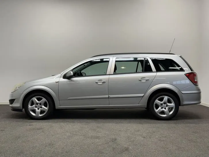 Opel Astra 2008 photo 2