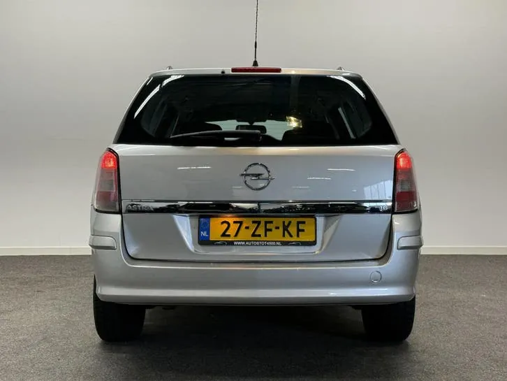 Opel Astra 2008 photo 3