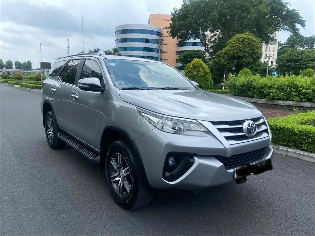 Toyota Fortuner 2018 photo 2
