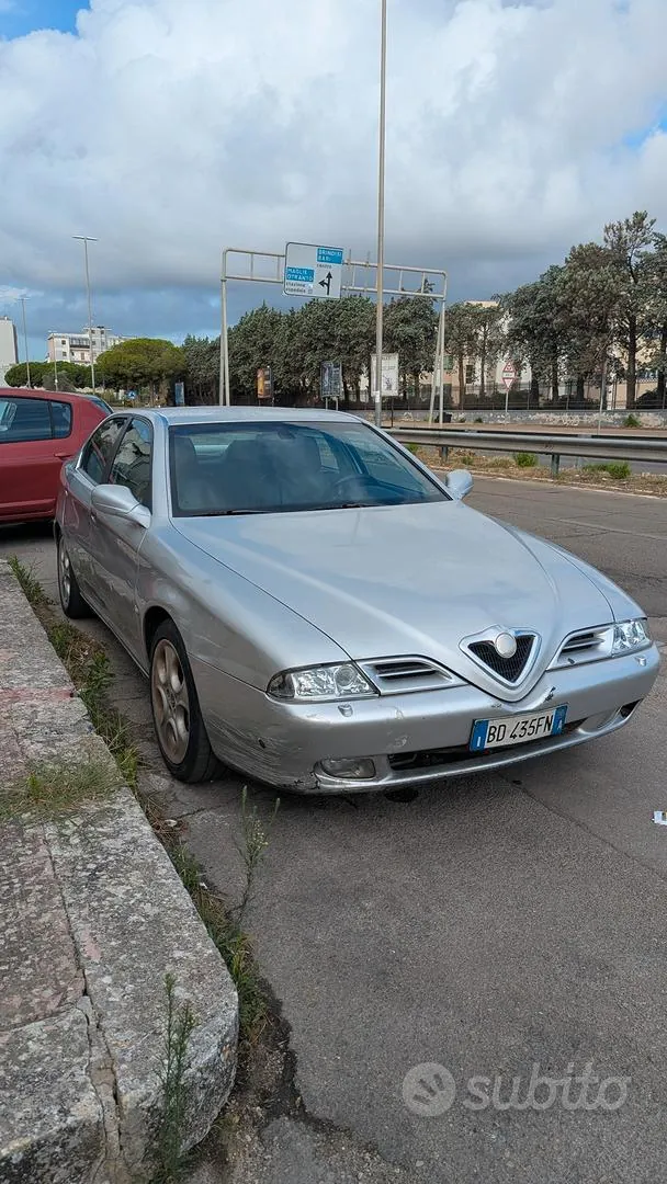 Alfa Romeo 166