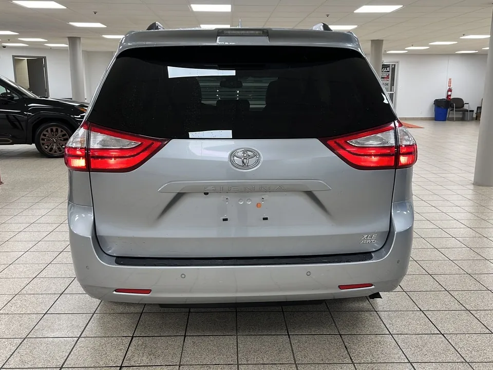 Toyota Sienna 2018 photo 5