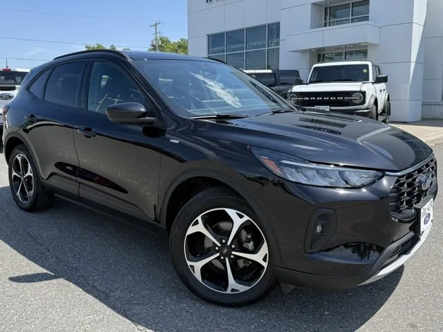 Ford Escape 2025 photo 2