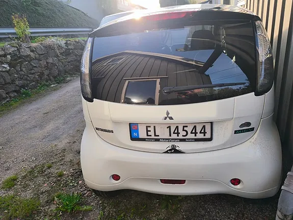 Mitsubishi I-Miev 2012 photo 3