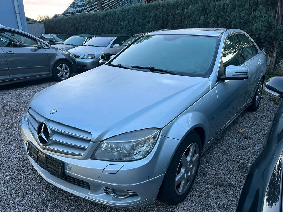 Mercedes-Benz C180