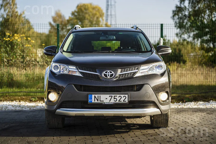 Toyota Rav 4 2015 photo 2